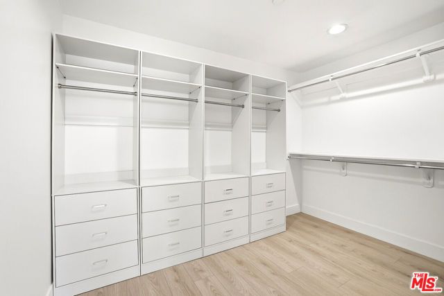 1020 Hilldale Avenue, West Hollywood, CA 90069