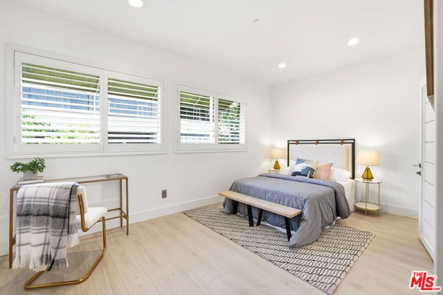 1020 Hilldale Avenue, West Hollywood, CA 90069