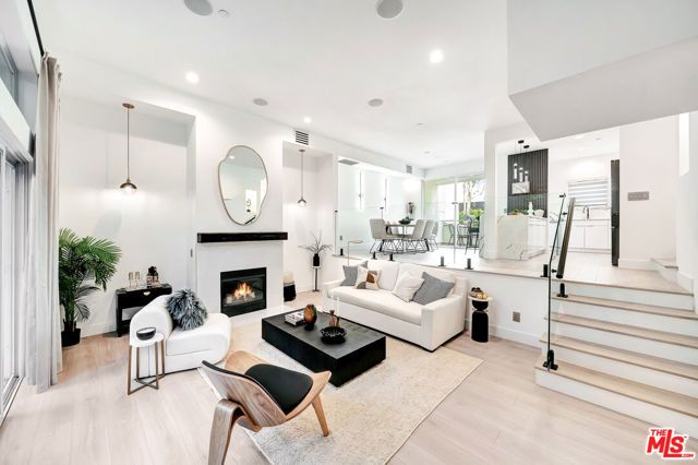 1020 Hilldale Avenue, West Hollywood, CA 90069