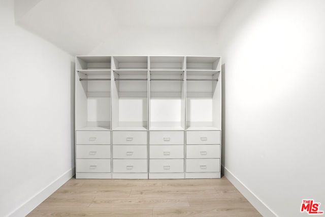 1020 Hilldale Avenue, West Hollywood, CA 90069