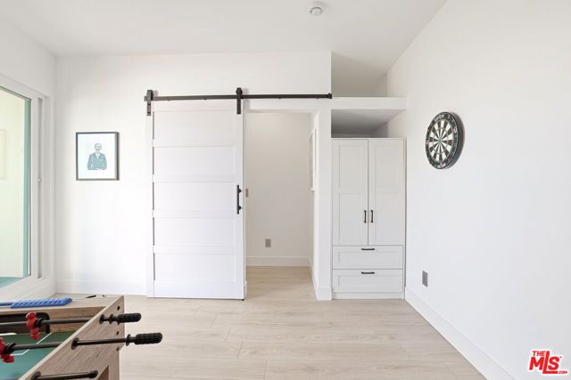 1020 Hilldale Avenue, West Hollywood, CA 90069