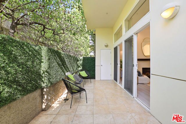1020 Hilldale Avenue, West Hollywood, CA 90069