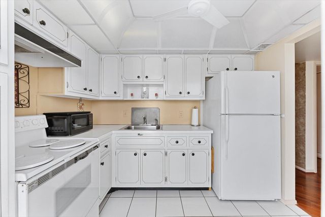 201 N Ocean Boulevard 1102, Pompano Beach, FL 33062