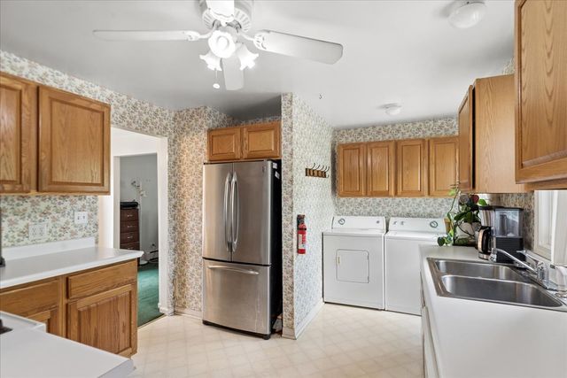 427 S Elmwood Avenue, Waukegan, IL 60085