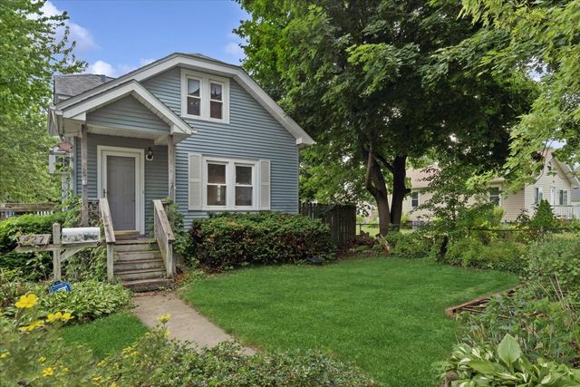 427 S Elmwood Avenue, Waukegan, IL 60085