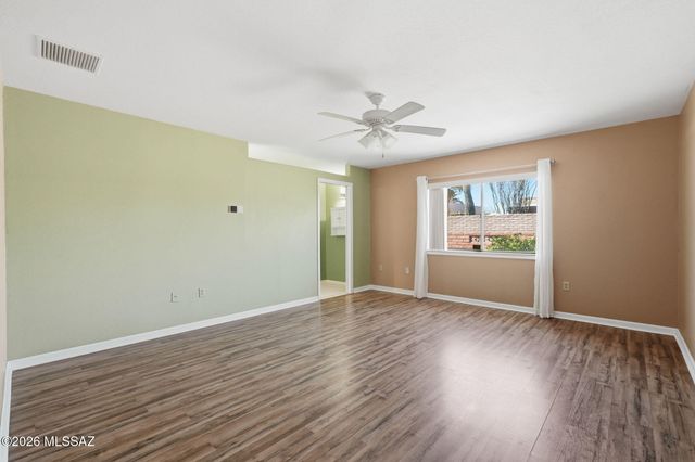 266 W Calle Frambuesa, Green Valley, AZ 85614