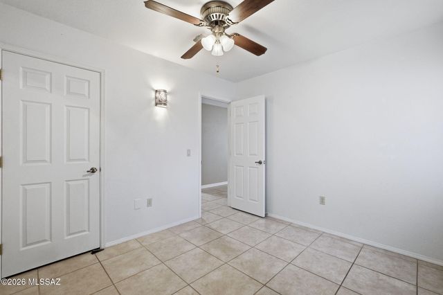 266 W Calle Frambuesa, Green Valley, AZ 85614