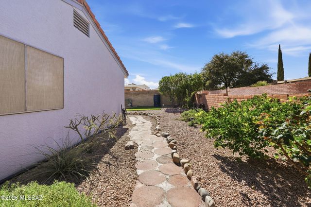 266 W Calle Frambuesa, Green Valley, AZ 85614