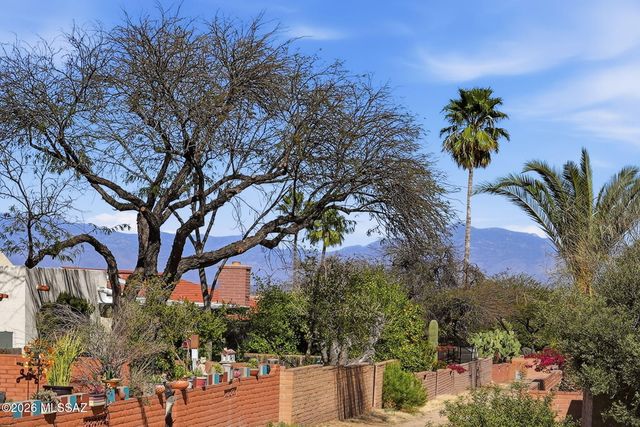 266 W Calle Frambuesa, Green Valley, AZ 85614