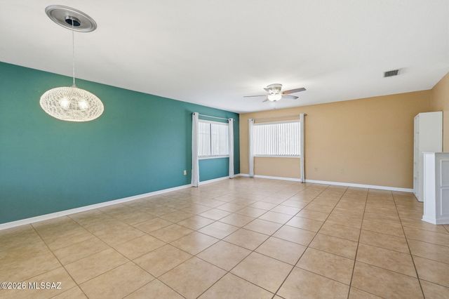 266 W Calle Frambuesa, Green Valley, AZ 85614