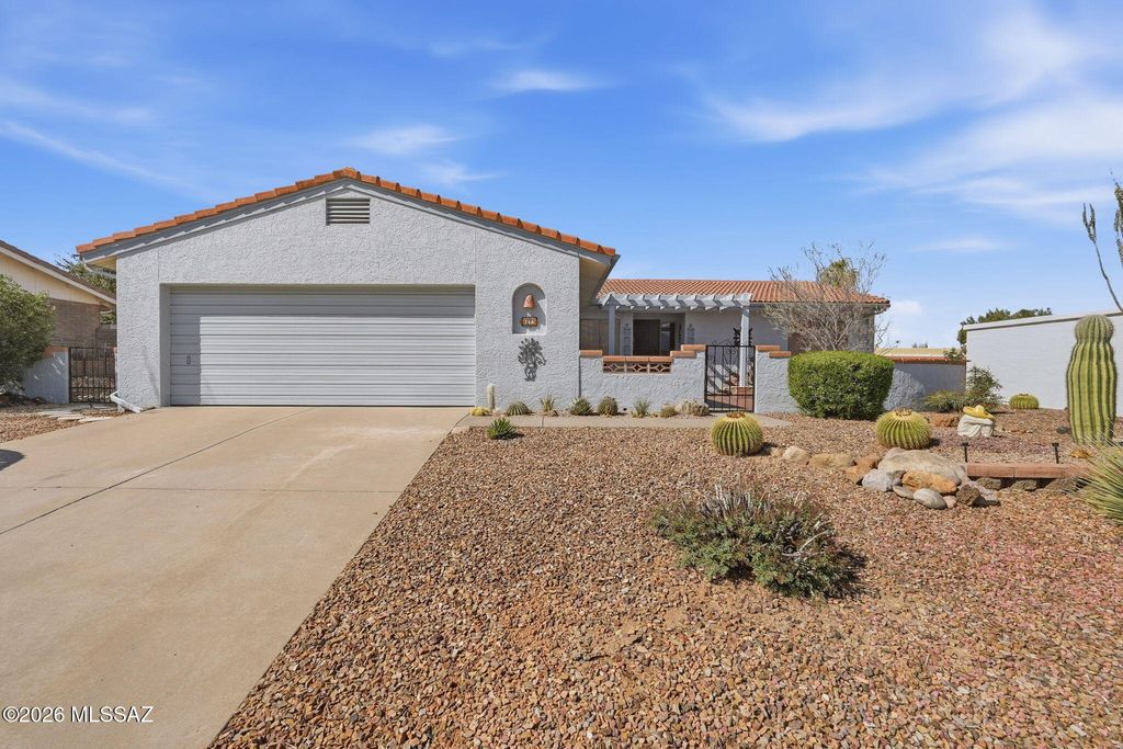 266 W Calle Frambuesa, Green Valley, AZ 85614