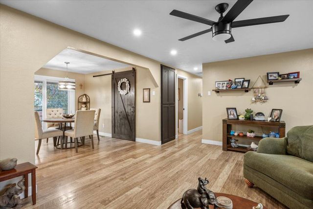 1405 NE A Street, Grants Pass, OR 97526