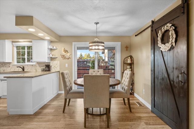 1405 NE A Street, Grants Pass, OR 97526