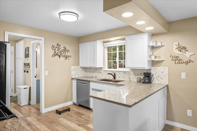 1405 NE A Street, Grants Pass, OR 97526