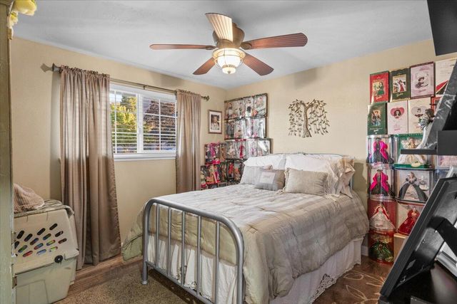 1405 NE A Street, Grants Pass, OR 97526