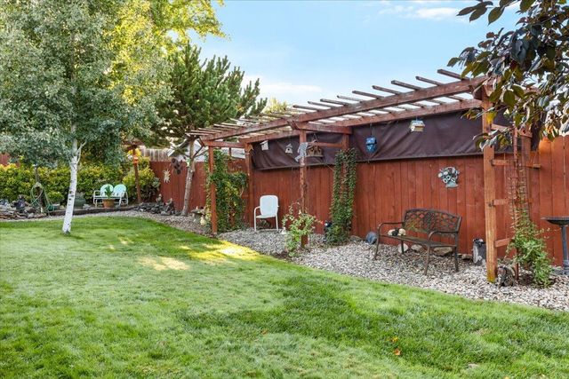 1405 NE A Street, Grants Pass, OR 97526
