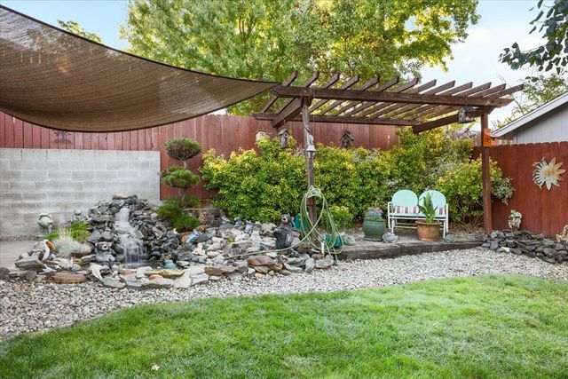 1405 NE A Street, Grants Pass, OR 97526
