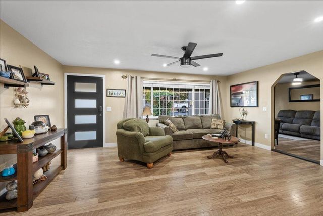 1405 NE A Street, Grants Pass, OR 97526