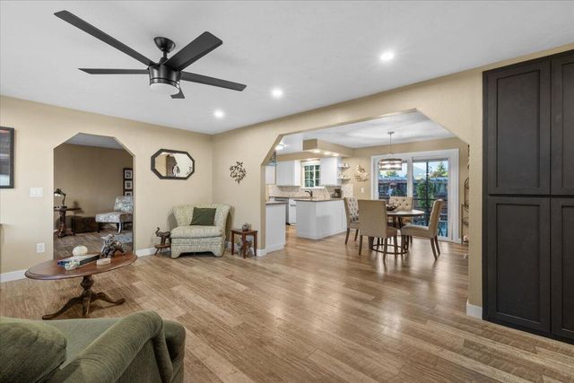 1405 NE A Street, Grants Pass, OR 97526
