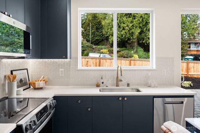 2755 NW 90th Street, Seattle, WA 98117