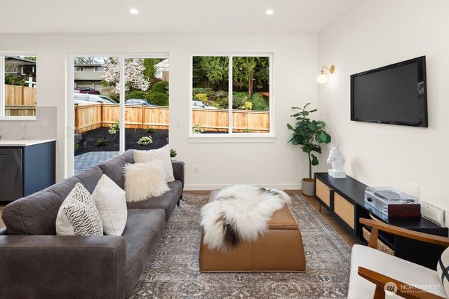 2755 NW 90th Street, Seattle, WA 98117