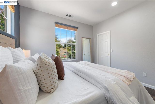 5236 Brookline Ct, Dublin, CA 94568