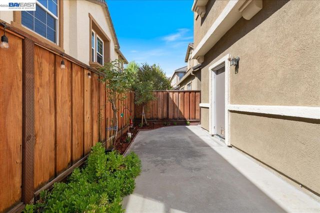 5236 Brookline Ct, Dublin, CA 94568