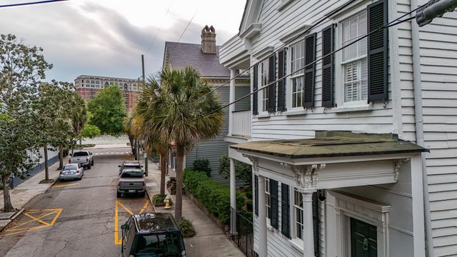18 Trumbo Street, Charleston, SC 29401