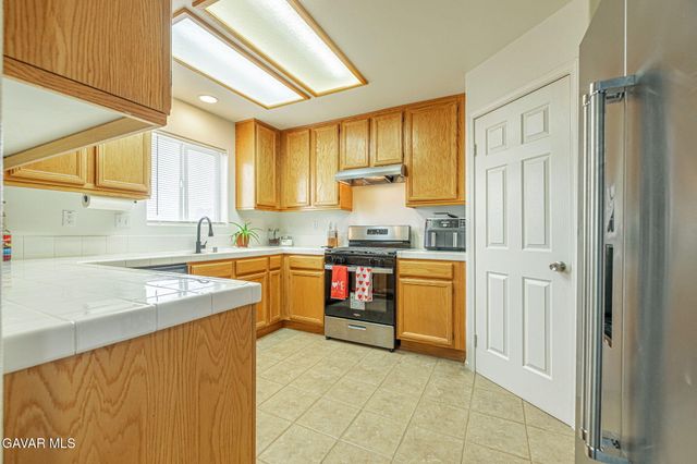 2318 Horizon Drive, Rosamond, CA 93560