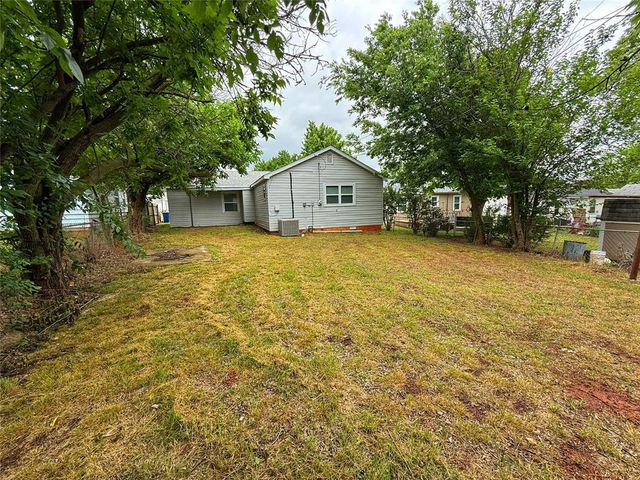 1215 Carol Drive, Shawnee, OK 74804