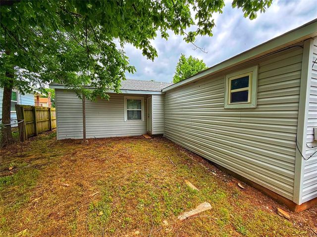 1215 Carol Drive, Shawnee, OK 74804