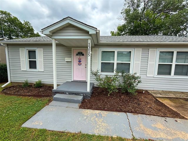 1215 Carol Drive, Shawnee, OK 74804