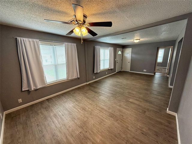 1215 Carol Drive, Shawnee, OK 74804