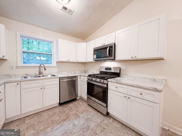 670 Marsh Court, Jonesboro, GA 30238