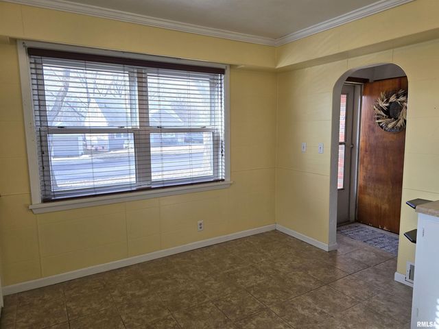 1208 S 9TH Street, Pekin, IL 61554