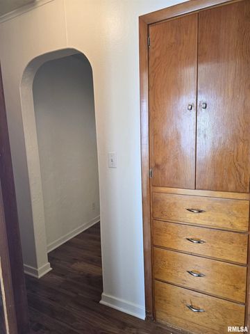 1208 S 9TH Street, Pekin, IL 61554