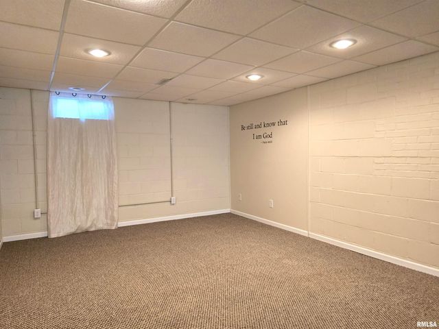 1208 S 9TH Street, Pekin, IL 61554