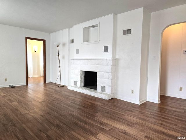 1208 S 9TH Street, Pekin, IL 61554