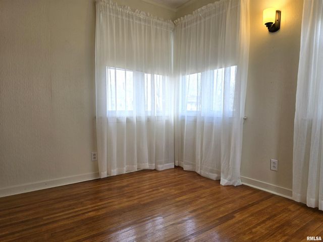 1208 S 9TH Street, Pekin, IL 61554