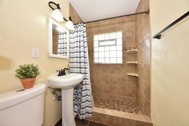 3137 S 19th STREET, Milwaukee, WI 53215