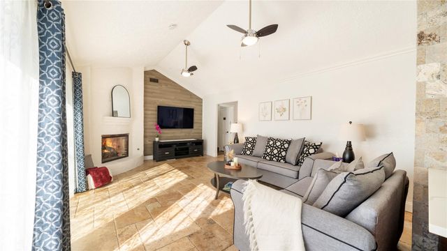 1107 Shorewood Drive, Taylor Lake Village, TX 77586