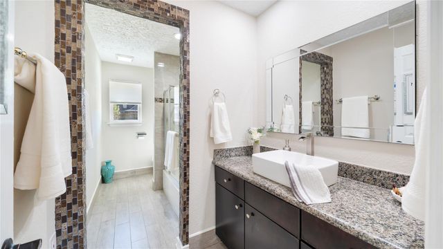 1107 Shorewood Drive, Taylor Lake Village, TX 77586