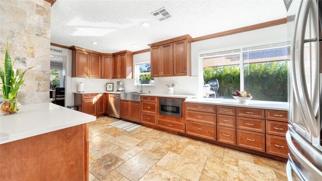 1107 Shorewood Drive, Taylor Lake Village, TX 77586