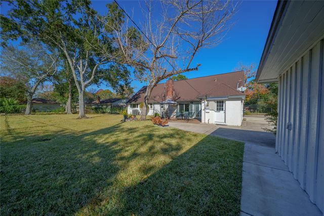 1107 Shorewood Drive, Taylor Lake Village, TX 77586