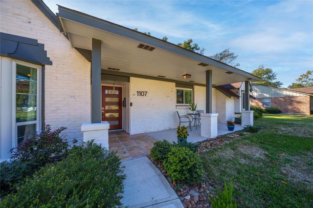 1107 Shorewood Drive, Taylor Lake Village, TX 77586