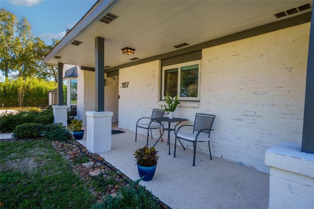 1107 Shorewood Drive, Taylor Lake Village, TX 77586