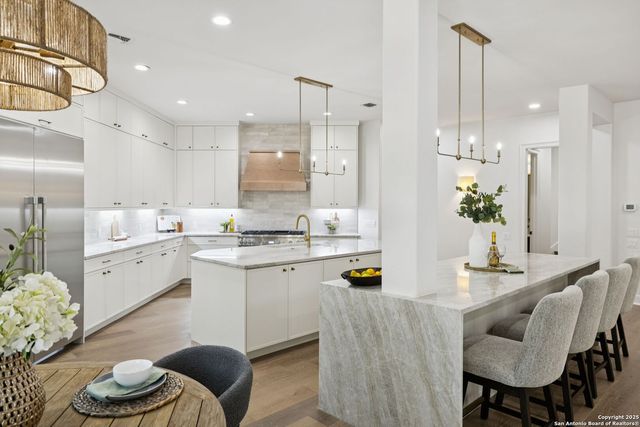 207 Box Oak, Shavano Park, TX 78230