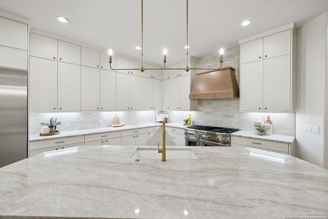 207 Box Oak, Shavano Park, TX 78230