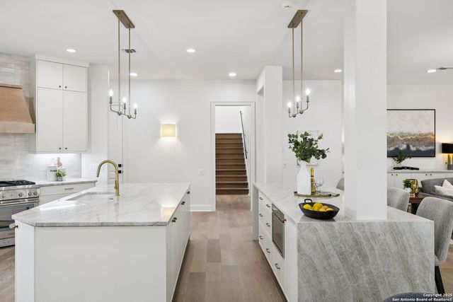 207 Box Oak, Shavano Park, TX 78230