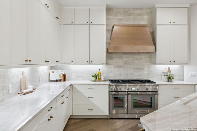 207 Box Oak, Shavano Park, TX 78230